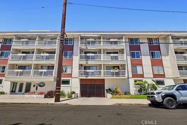 363 Newport Avenue 302, Long Beach, CA 90814 — photo 2 of 45