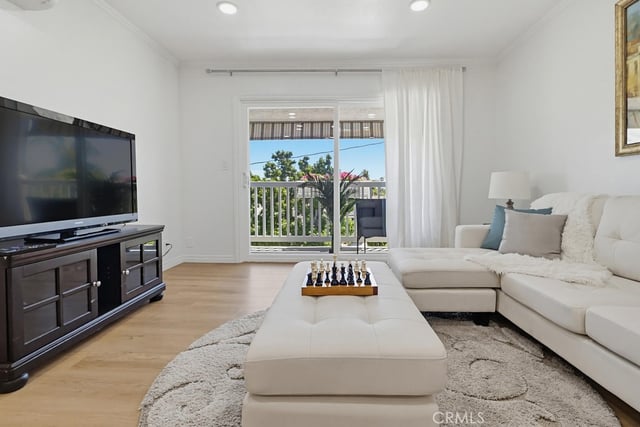 363 Newport Avenue 302, Long Beach, CA 90814 — photo 6 of 45
