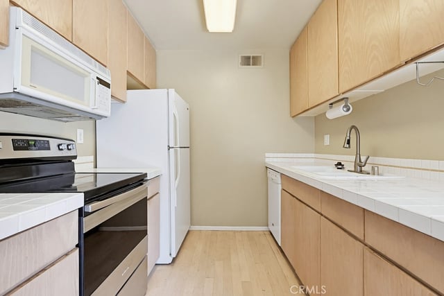 6028 Bixby Village Drive 96, Long Beach, CA 90803 — photo 16 of 60