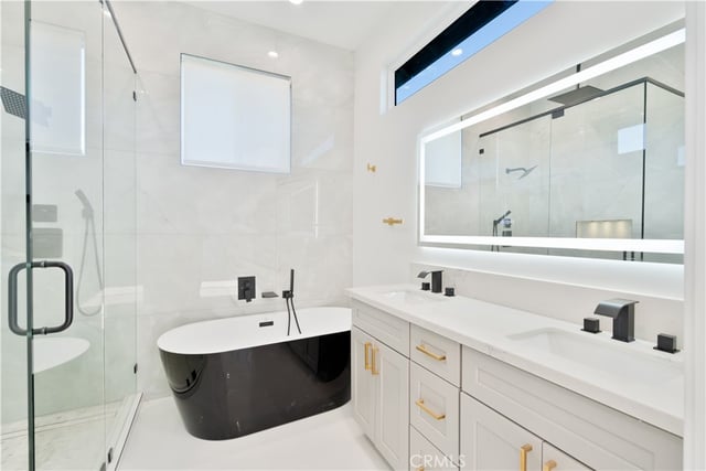 17406 Valerio, Van Nuys, CA 91406 — photo 31 of 42