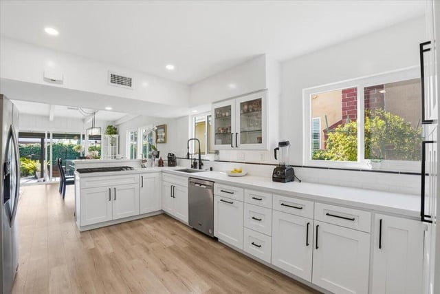 7737 Bellaire Avenue, North Hollywood, CA 91605 — photo 18 of 41
