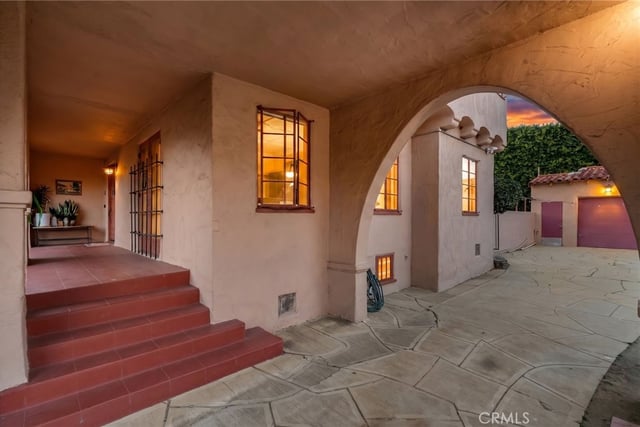3767 Monteith Drive, Los Angeles, CA 90043 — photo 7 of 52