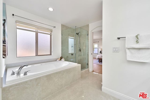 646 N Sierra Bonita Avenue, Los Angeles, CA 90036 — photo 42 of 73