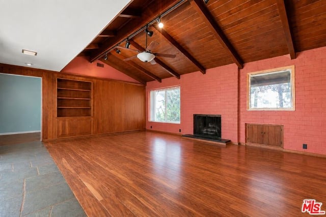 15739 Mulholland Place, Los Angeles, CA 90049 — photo 12 of 48