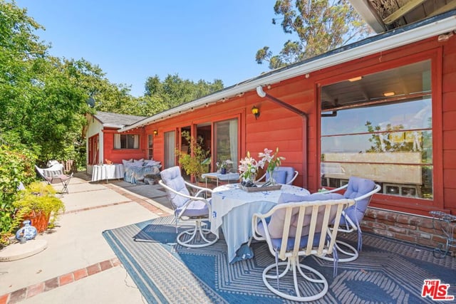 15739 Mulholland Place, Los Angeles, CA 90049 — photo 32 of 48