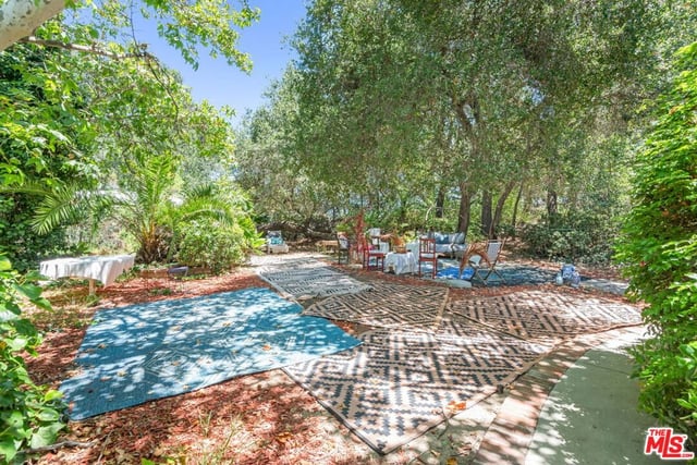 15739 Mulholland Place, Los Angeles, CA 90049 — photo 35 of 48