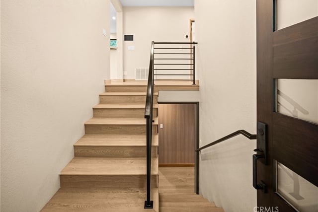325 N Madison Avenue, Monrovia, CA 91016 — photo 10 of 62