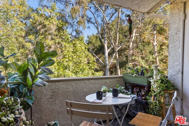 3480 Barham Boulevard 306, Los Angeles, CA 90068 — photo 6 of 17