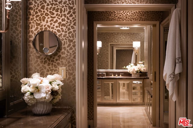 225 N Canon Drive 7D, Beverly Hills, CA 90210 — photo 10 of 39