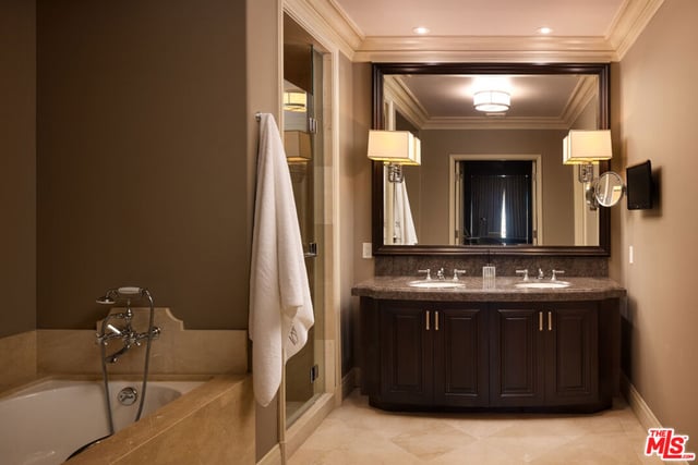 225 N Canon Drive 7D, Beverly Hills, CA 90210 — photo 19 of 39