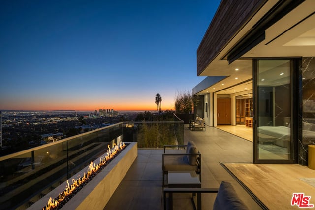 9410 Sierra Mar Place, Los Angeles, CA 90069 — photo 13 of 21