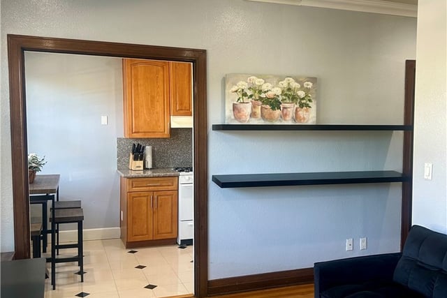 2121 James M Wood Boulevard 121, Los Angeles, CA 90006 — photo 6 of 21