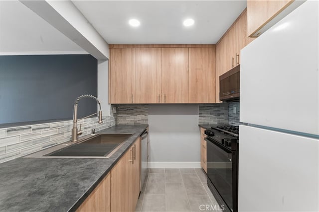 16866 Kingsbury 107, Granada Hills, CA 91344 — photo 5 of 30