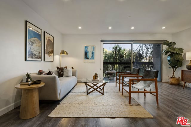 335 N Adams Street 222, Glendale, CA 91206 — photo 3 of 34