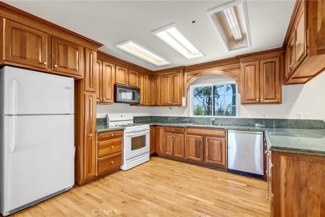 9003 Vista Anacapa, Moorpark, CA 93021 — photo 9 of 37