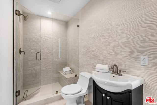 18762 Wells Drive, Tarzana, CA 91356 — photo 32 of 57