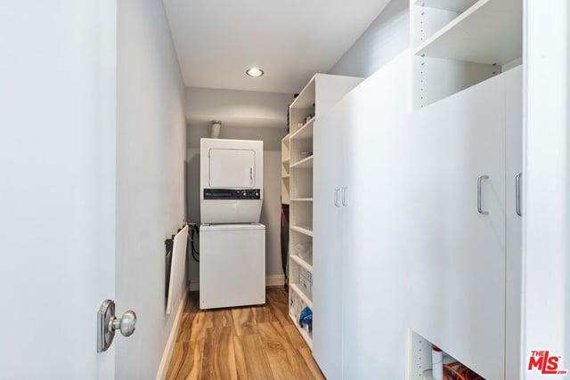 2385 Roscomare Road E17, Los Angeles, CA 90077 — photo 11 of 32