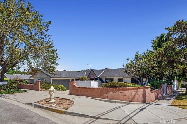 4 Mansfield Lane, Camarillo, CA 93010 — photo 37 of 40