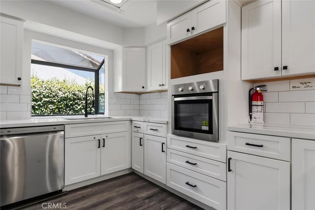 4 Mansfield Lane, Camarillo, CA 93010 — photo 6 of 40