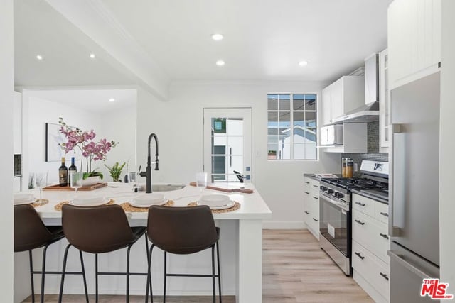 17721 Burbank Boulevard, Encino, CA 91316 — photo 11 of 59