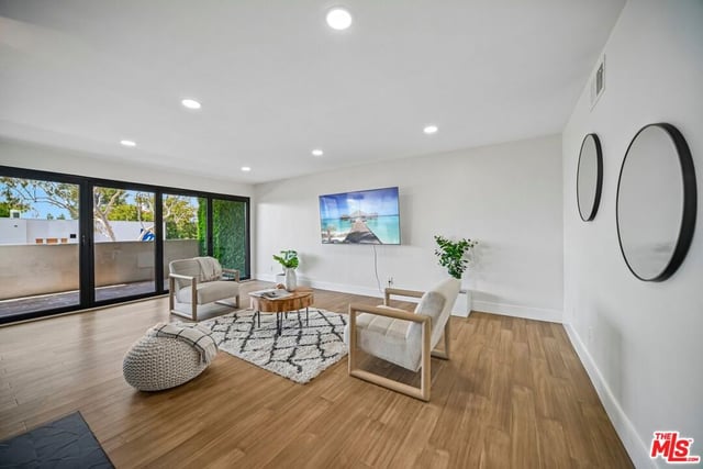 1010 Hammond Street 306, West Hollywood, CA 90069 — photo 6 of 32
