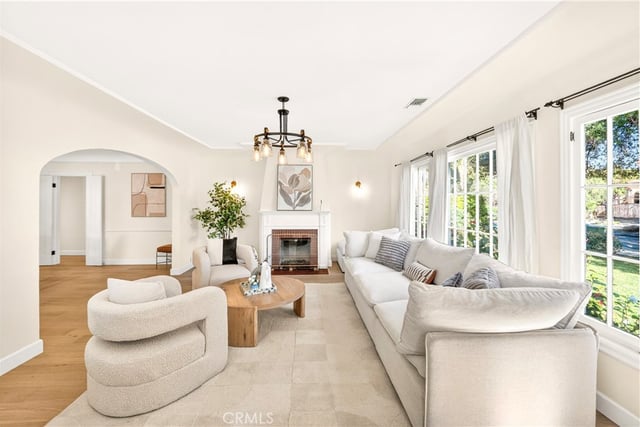 827 Hauser Blvd, Los Angeles, CA 90036 — photo 3 of 24