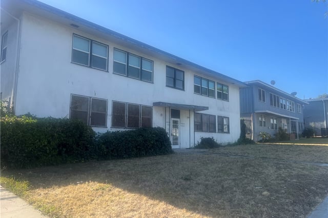7606 1/4 Crenshaw Boulevard, Los Angeles, CA 90043 — photo 3 of 34