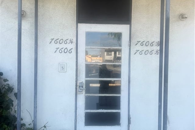 7606 1/4 Crenshaw Boulevard, Los Angeles, CA 90043 — photo 6 of 34