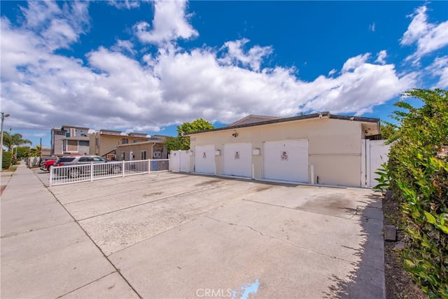 1630 W 206th, Los Angeles, CA 90501 — photo 2 of 22
