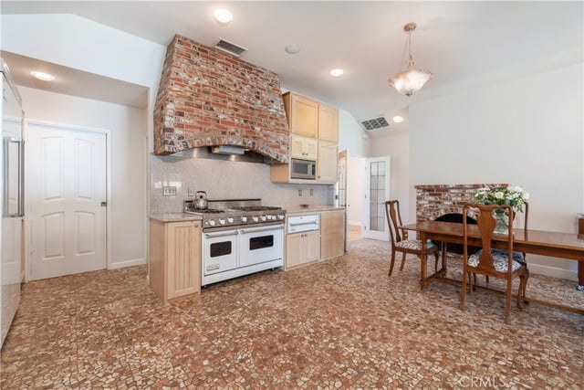 4981 Noeline Avenue, Encino, CA 91436 — photo 9 of 52