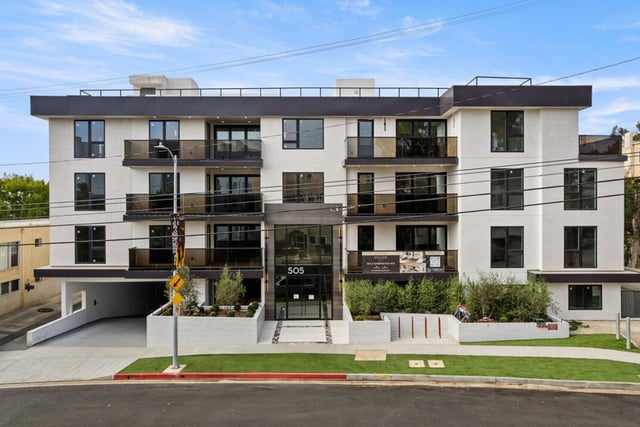 505 S Barrington Avenue 208, Los Angeles, CA 90049 — photo 23 of 36