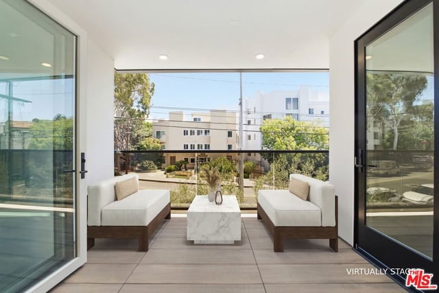505 S Barrington Avenue 202, Los Angeles, CA 90049 — photo 5 of 30