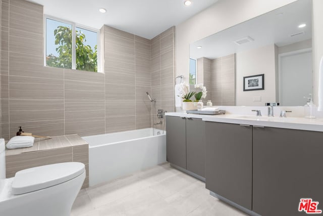 1226 S Bedford Street 502, Los Angeles, CA 90035 — photo 11 of 17