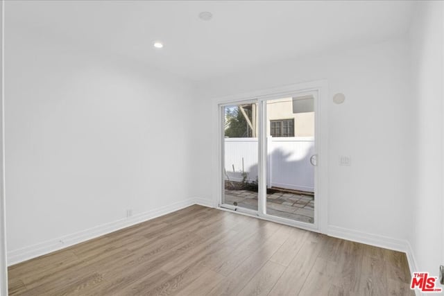 1185 S Tremaine Avenue, Los Angeles, CA 90019 — photo 18 of 60