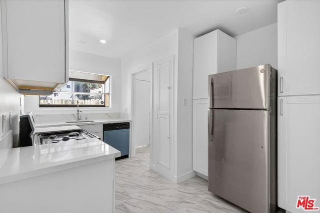 1185 S Tremaine Avenue, Los Angeles, CA 90019 — photo 38 of 60