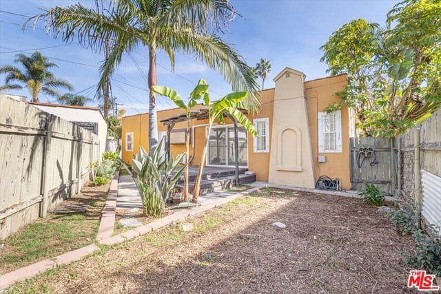 1185 S Tremaine Avenue, Los Angeles, CA 90019 — photo 44 of 60