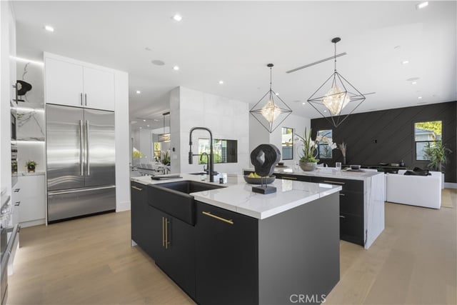 16706 Magnolia, Encino, CA 91436 — photo 11 of 31