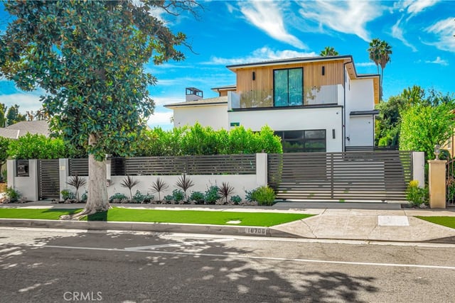 16706 Magnolia, Encino, CA 91436 — photo 30 of 31