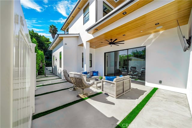 16706 Magnolia, Encino, CA 91436 — photo 5 of 31