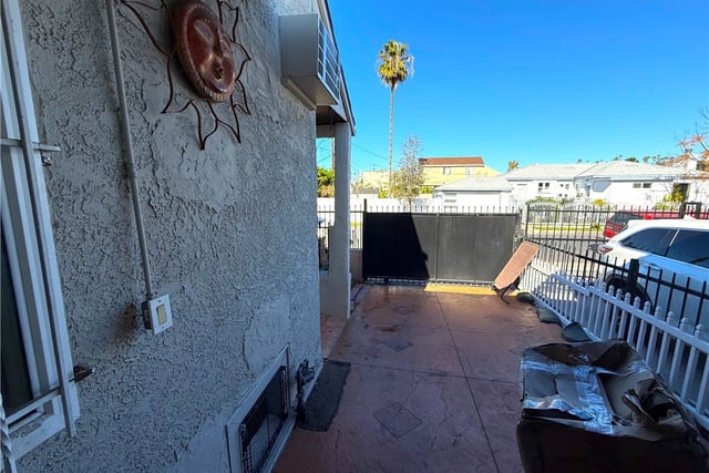3008 W 30th, Los Angeles, CA 90018 — photo 20 of 37