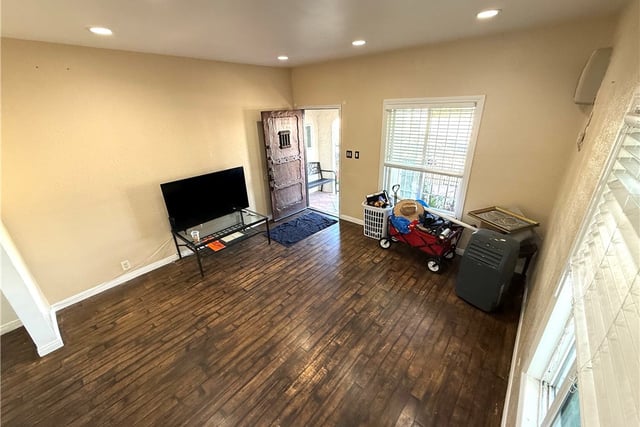 3008 W 30th, Los Angeles, CA 90018 — photo 8 of 37