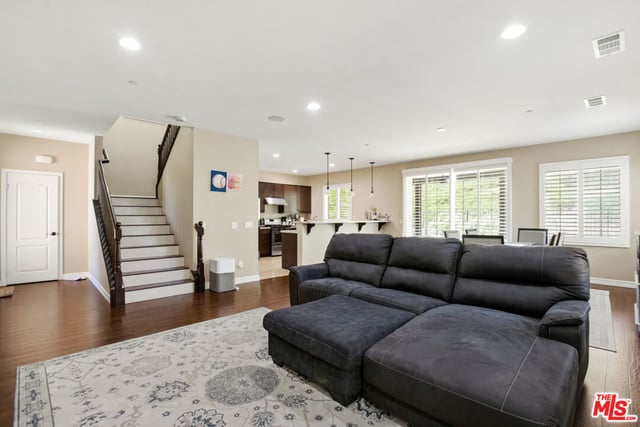 19850 Holly Drive, Santa Clarita, CA 91350 — photo 14 of 41