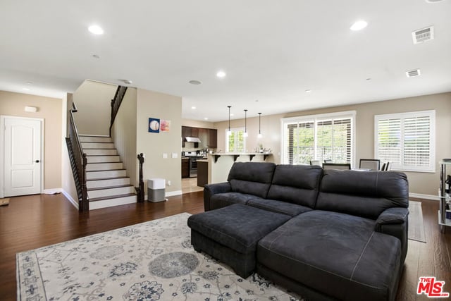 19850 Holly Drive, Santa Clarita, CA 91350 — photo 18 of 41