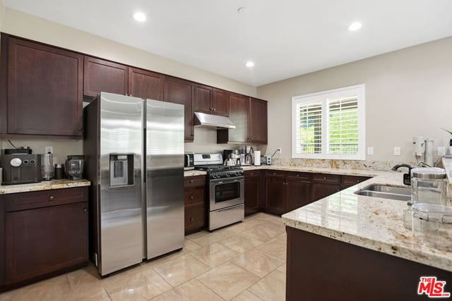 19850 Holly Drive, Santa Clarita, CA 91350 — photo 19 of 41
