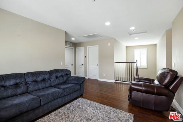 19850 Holly Drive, Santa Clarita, CA 91350 — photo 23 of 41