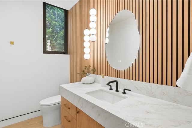 813 N Genesee Avenue, Los Angeles, CA 90046 — photo 16 of 40