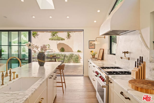3640 Mandeville Canyon Road, Los Angeles, CA 90049 — photo 11 of 39