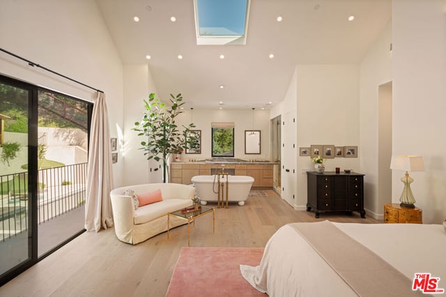 3640 Mandeville Canyon Road, Los Angeles, CA 90049 — photo 21 of 39