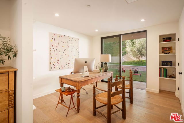 3640 Mandeville Canyon Road, Los Angeles, CA 90049 — photo 31 of 39