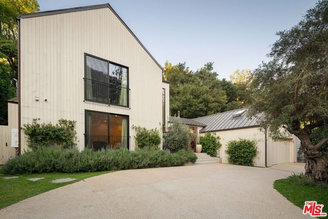 3640 Mandeville Canyon Road, Los Angeles, CA 90049 — photo 38 of 39